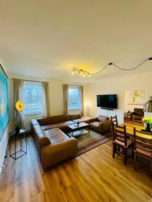 Zentrales Mit Grosser Terrasse Apartment